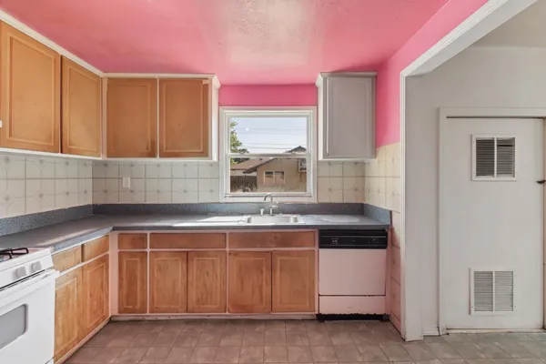 $350,000 | 1022 Frienza Avenue, Sacramento, CA 95815