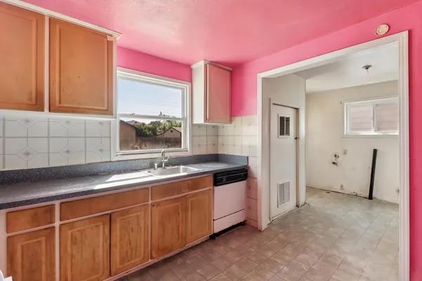 $350,000 | 1022 Frienza Avenue, Sacramento, CA 95815
