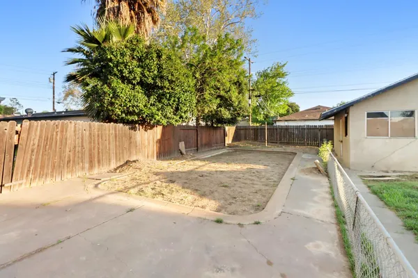 $350,000 | 1022 Frienza Avenue, Sacramento, CA 95815