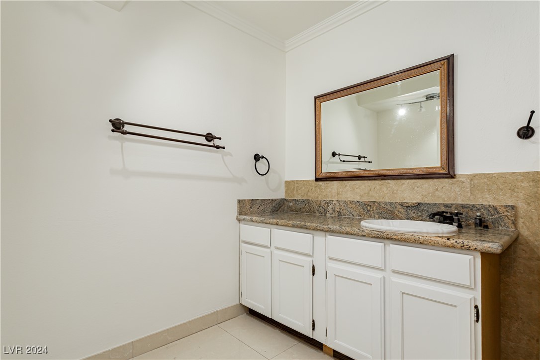 3045 South Lindell Road Las Vegas, NV 89146 - Photo 18 of 48 Gallery Image 18