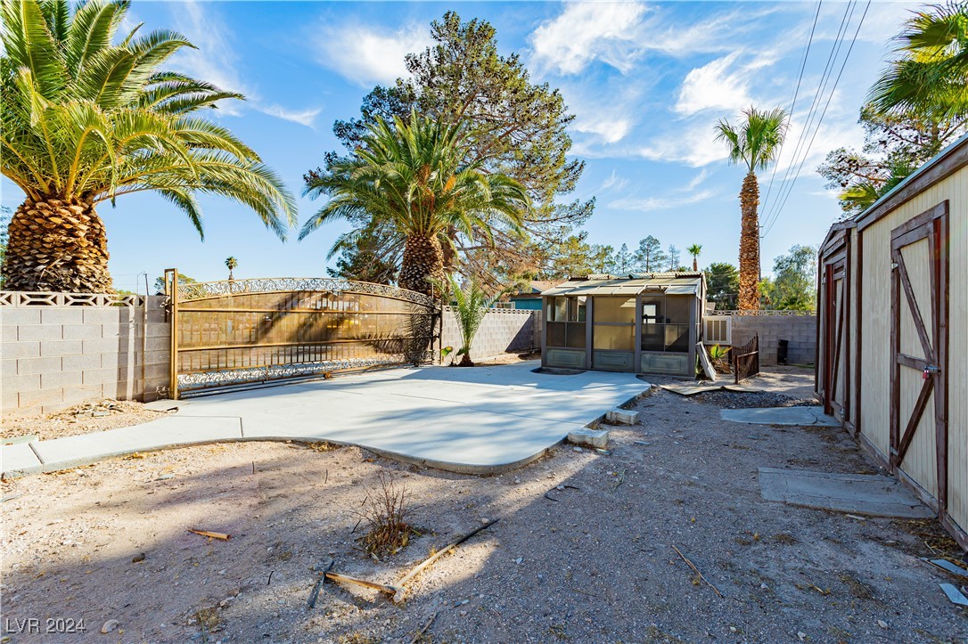 3045 South Lindell Road Las Vegas, NV 89146 - Photo 47 of 48 Gallery Image 47