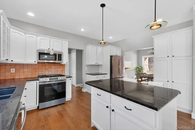 $700,000 | 27 King Drive, Poughkeepsie, NY 12603