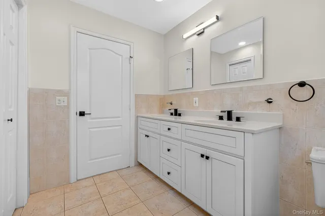 $700,000 | 27 King Drive, Poughkeepsie, NY 12603