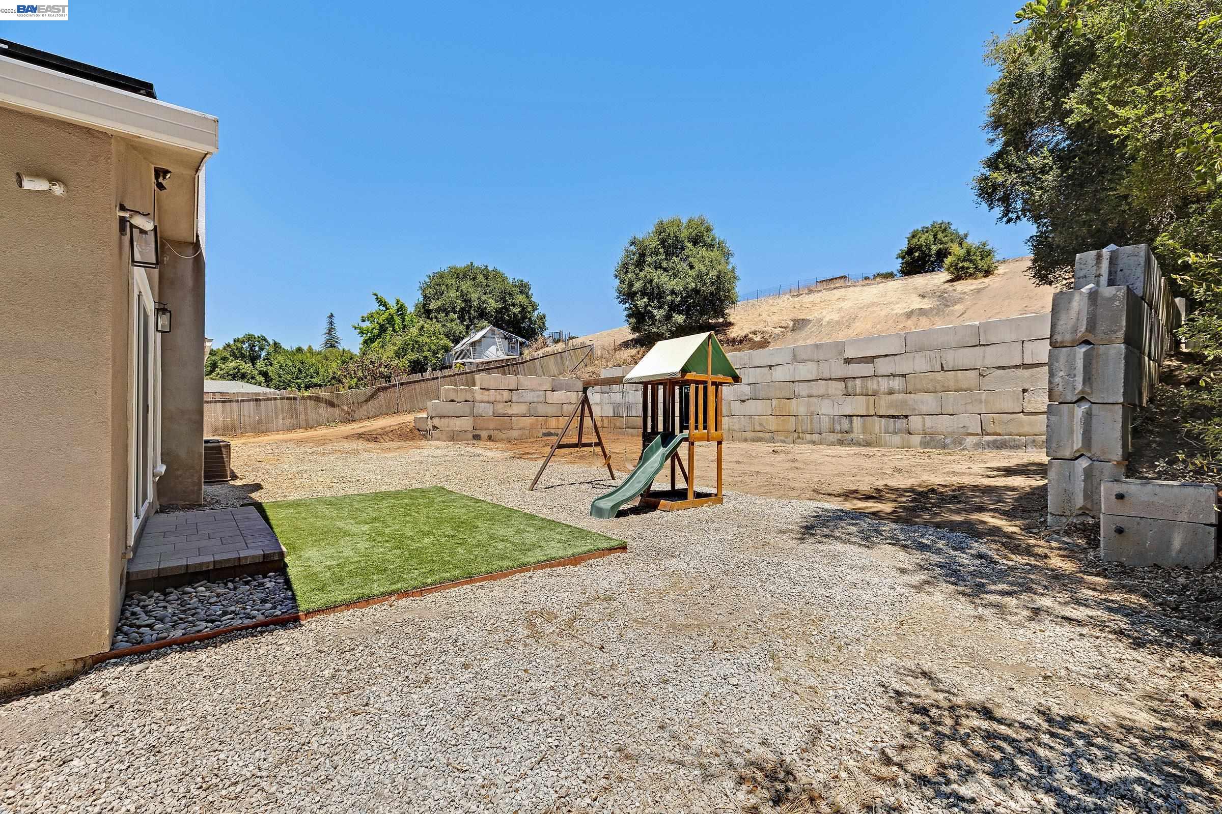 6344 Palo Verde Road Castro Valley, CA 94552 - Photo 12 of 56