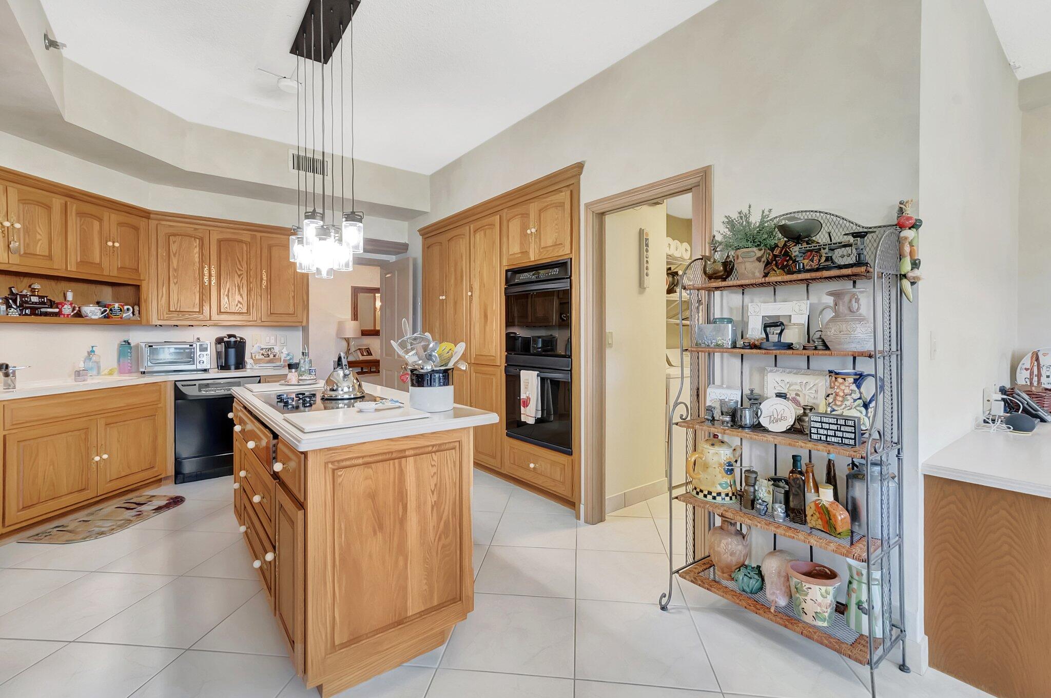 7235 Promenade Drive, Unit 802J Boca Raton, FL 33433 - Photo 12 of 49 Kitchen