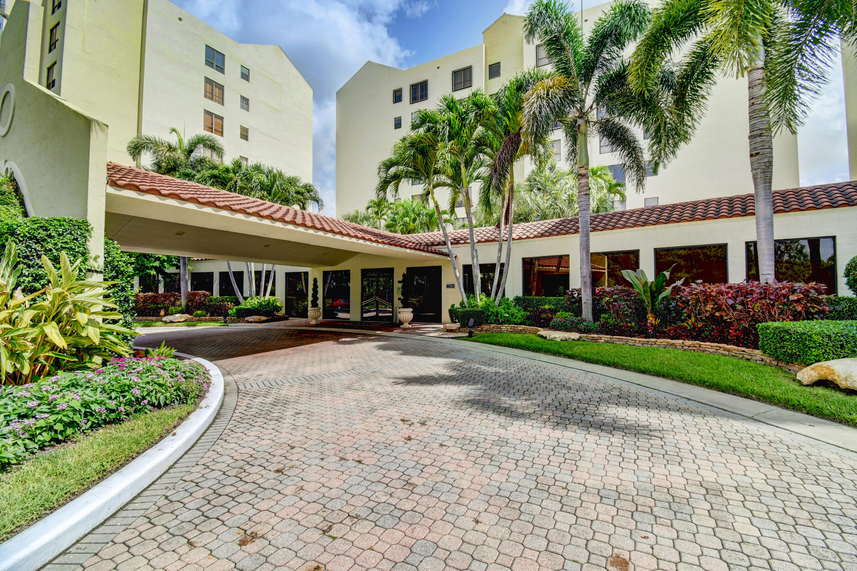 7235 Promenade Drive, Unit 802J Boca Raton, FL 33433 - Photo 2 of 49 Front