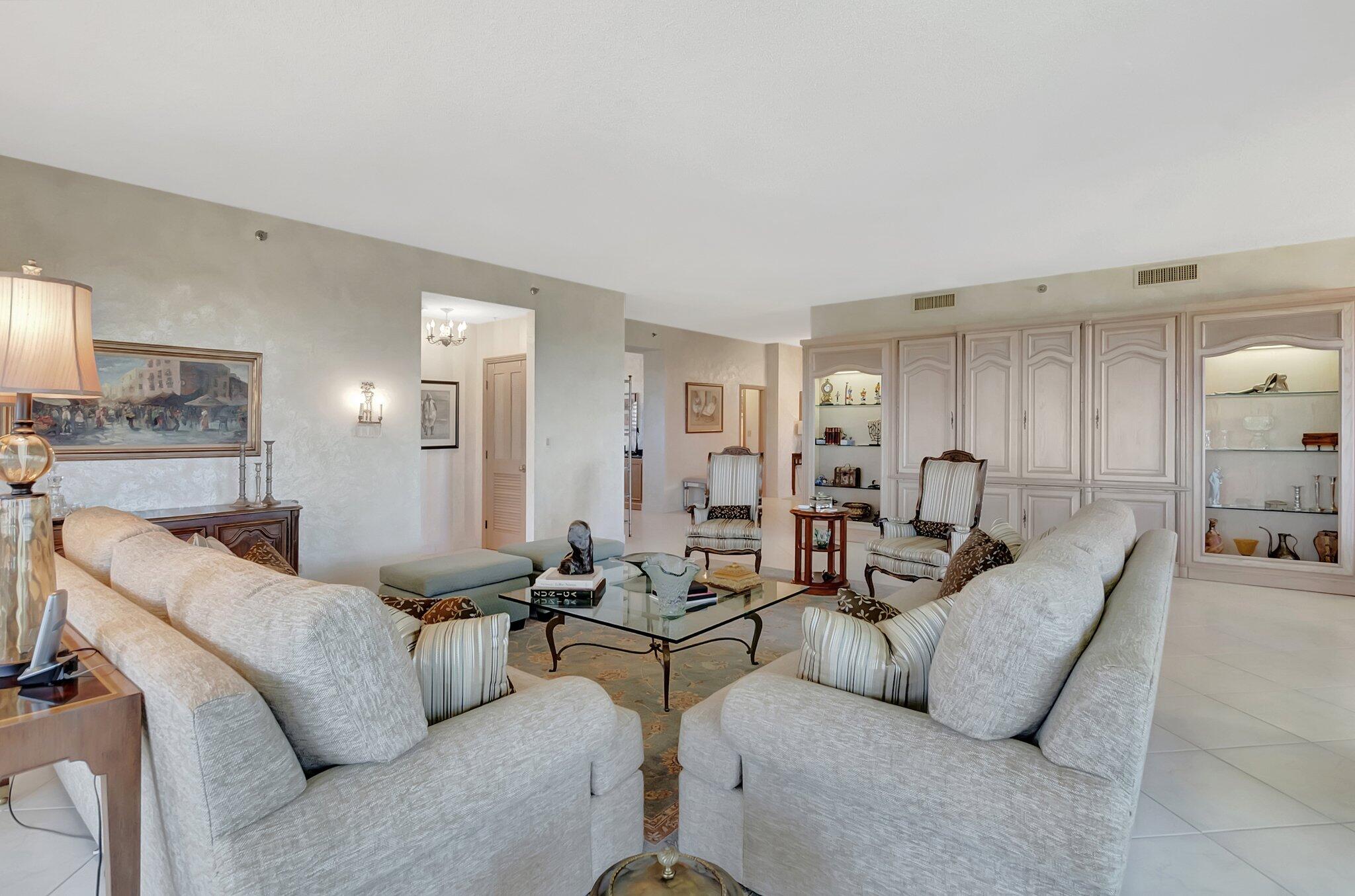 7235 Promenade Drive, Unit 802J Boca Raton, FL 33433 - Photo 7 of 49 Living area