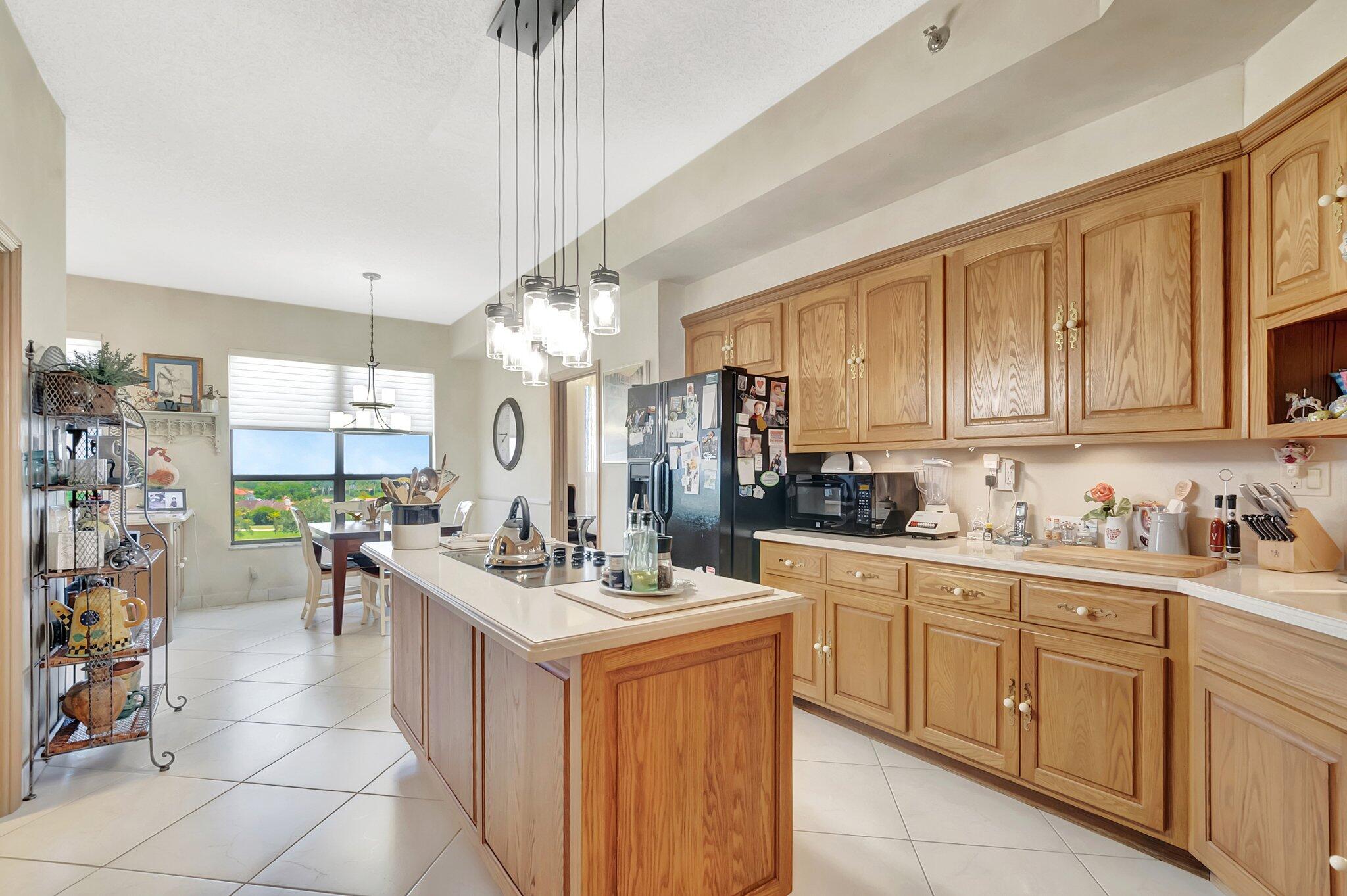 7235 Promenade Drive, Unit 802J Boca Raton, FL 33433 - Photo 10 of 49 Kitchen