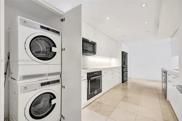 a view of an empty room with window