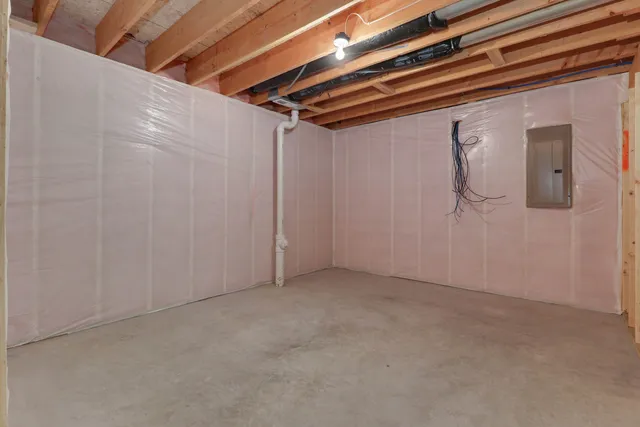 $450,000 | 2503 Treeline Drive, Bloomington, IL 61704