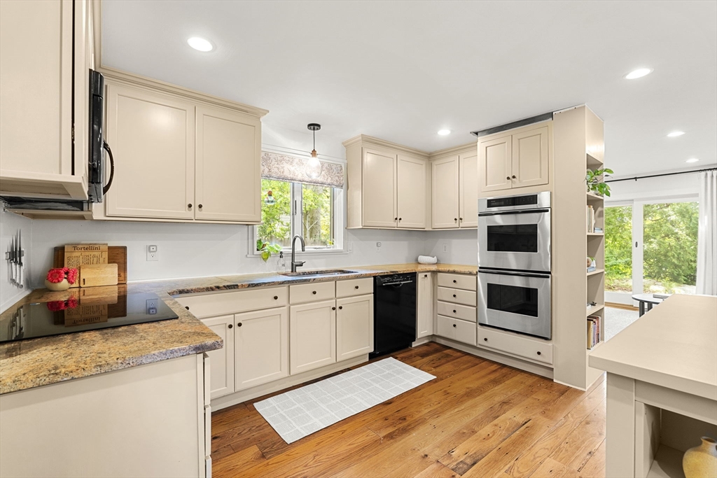 42 Englewood Road Gloucester, MA 01930 - Photo 10 of 40 Gallery Image 10