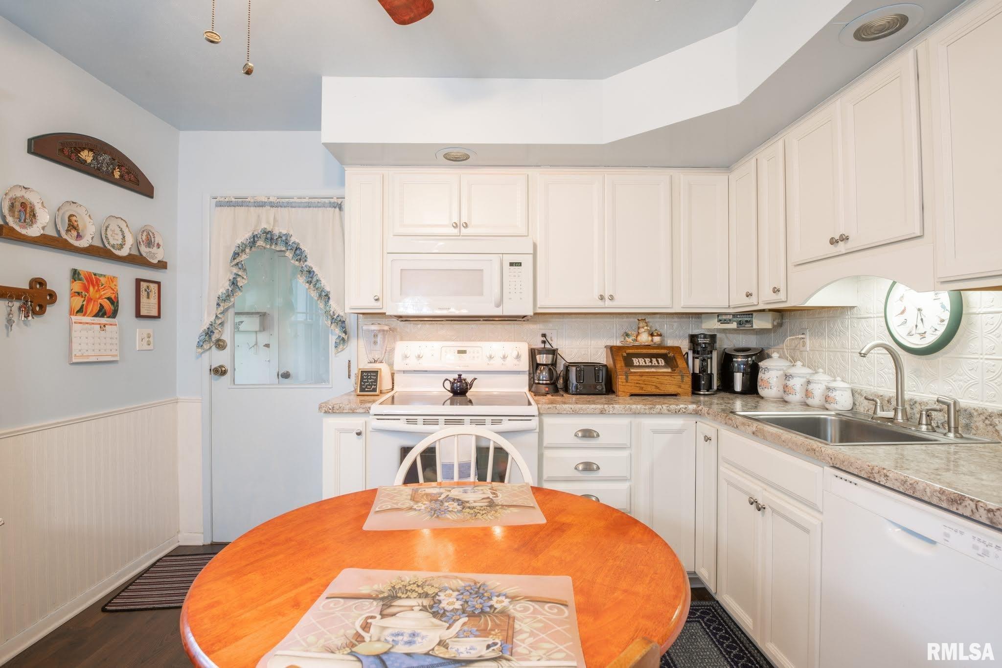 200 Sangamon Road Marquette Heights, IL 61554 - Photo 20 of 37 Gallery Image 20