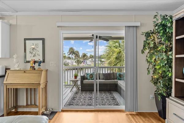 $369,900 | 121 Southeast Paradise Place, Stuart, FL 34997