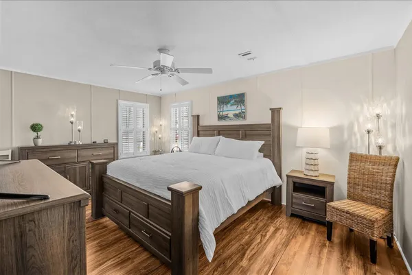 $369,900 | 121 Southeast Paradise Place, Stuart, FL 34997