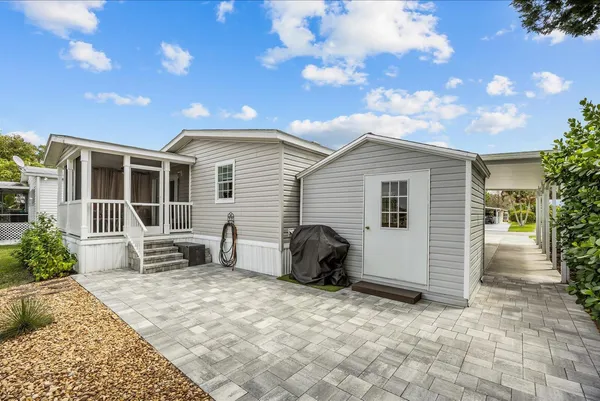 $369,900 | 121 Southeast Paradise Place, Stuart, FL 34997