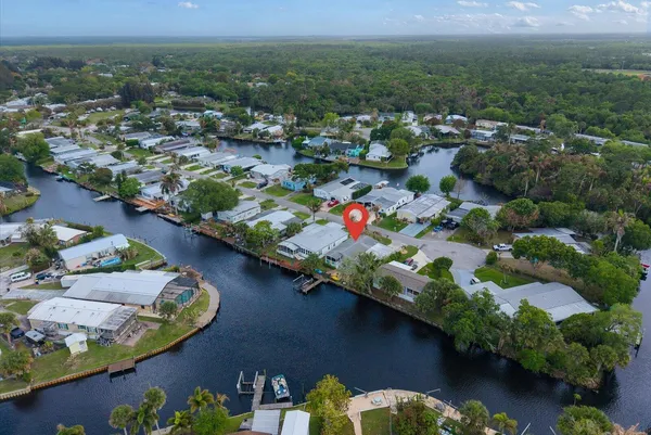 $369,900 | 121 Southeast Paradise Place, Stuart, FL 34997