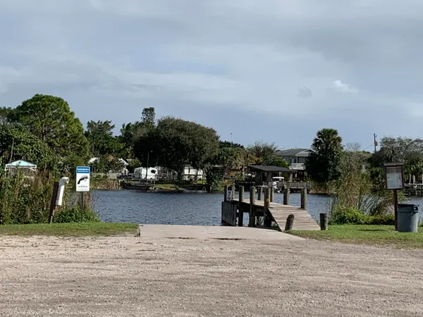 $369,900 | 121 Southeast Paradise Place, Stuart, FL 34997