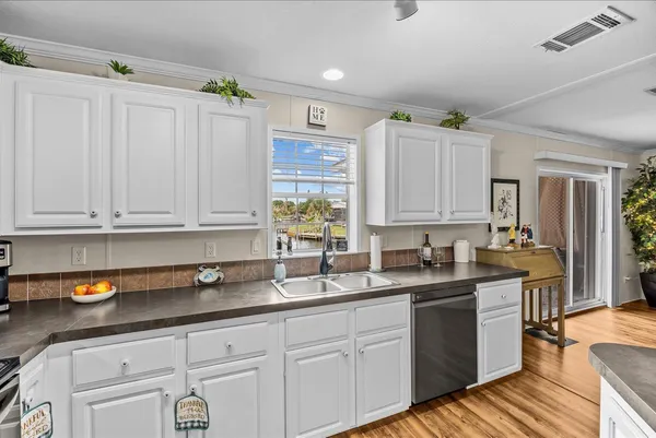 $369,900 | 121 Southeast Paradise Place, Stuart, FL 34997