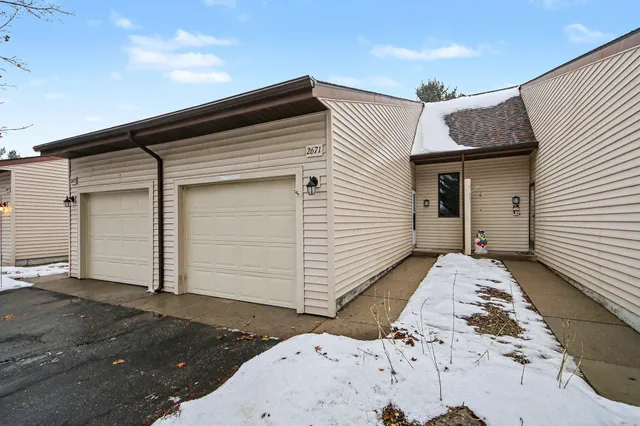 $265,500 | 2671 Stonebluff Drive Southwest, Wyoming, MI 49519