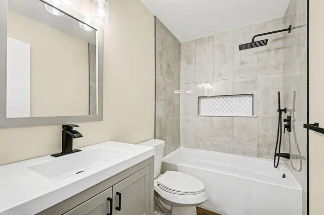 $260,000 | 2671 Stonebluff Drive Southwest, Wyoming, MI 49519