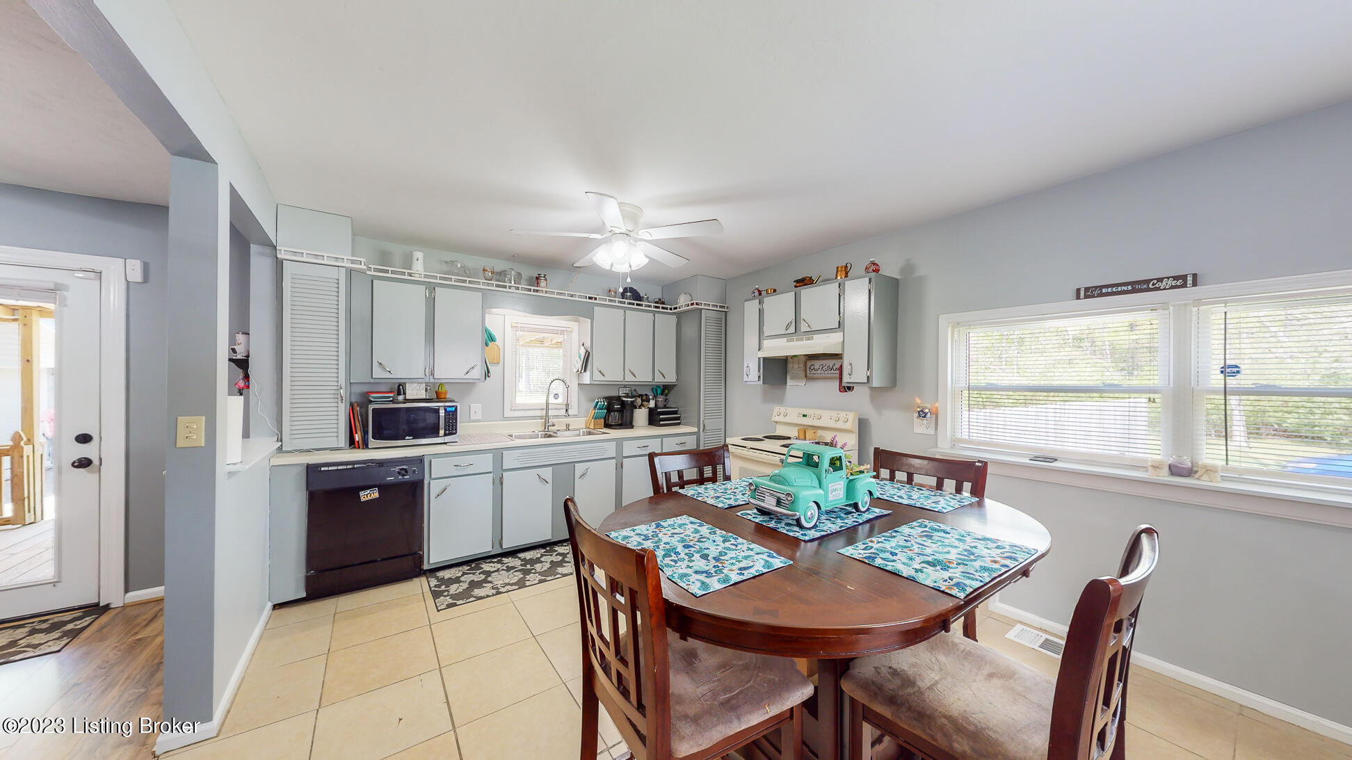 8402 3rd Street Road Louisville, KY 40272 - Photo 5 of 91 8402-3rd-Street-Rd_003