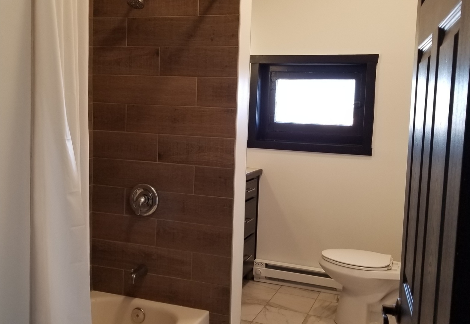 1818 4th Street, Unit 4 Peru, IL 61354 - Photo 3 of 9