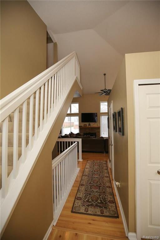 4659 Amberwood Court Rochester, MI 48306 - Photo 2 of 30