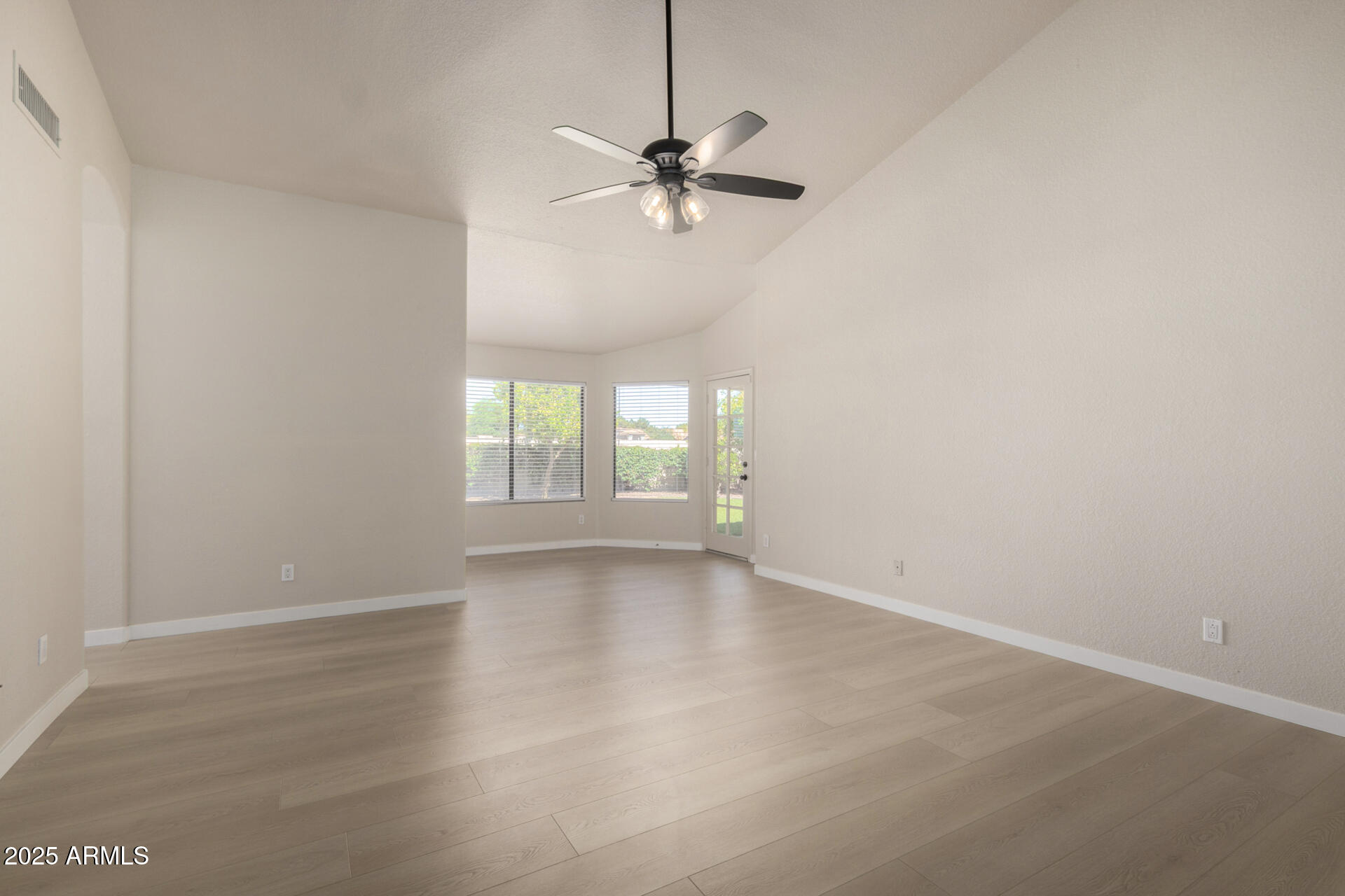 319 North Riata Street Gilbert, AZ 85234 - Photo 16 of 44 16 Riata