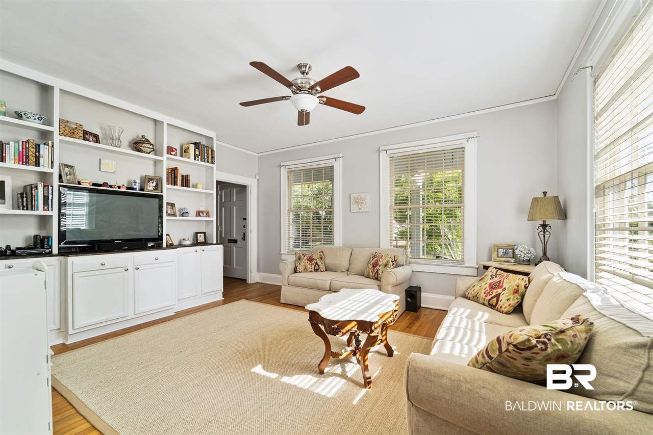 1911 Clearmont Street Mobile, AL 36606 - Photo 8 of 28