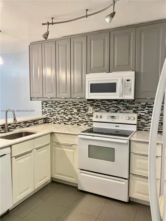 $2,350 | Hialeah Acres, Hialeah, FL 33013