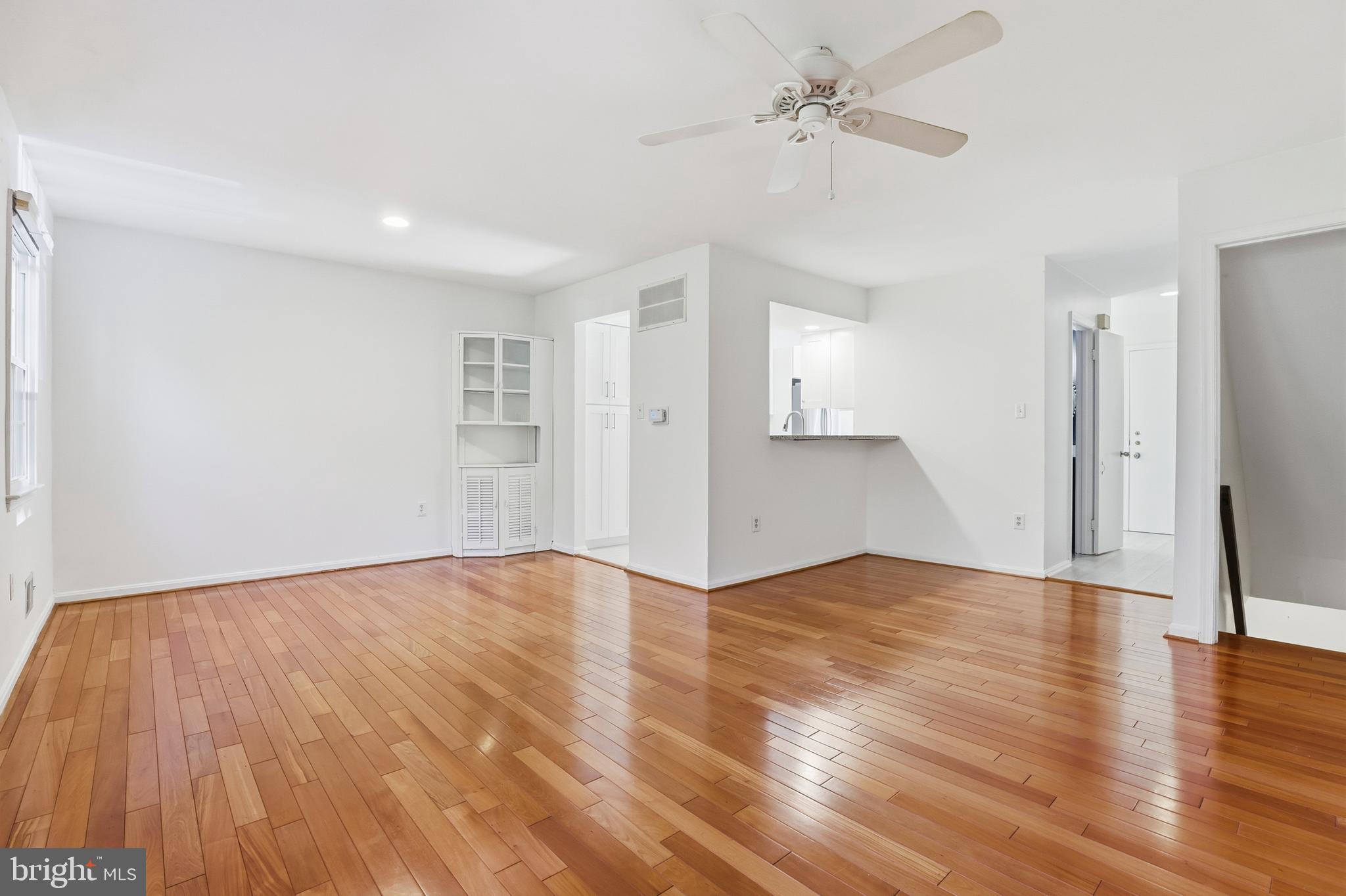 5 Hyacinth Court, Unit 73 Gaithersburg, MD 20878 - Photo 7 of 35