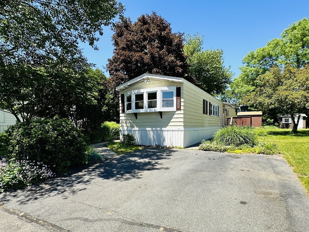 22 Contessa Drive Springfield, MA 01119 - Photo 4 of 36