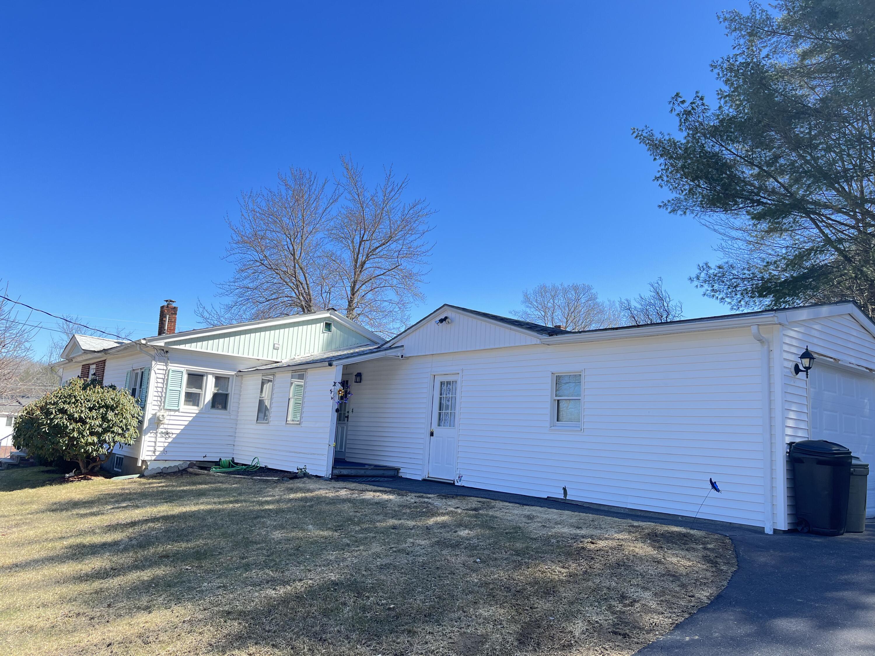 327 Vickery Road Auburn, ME 04210 - Photo 11 of 11 IMG_3903