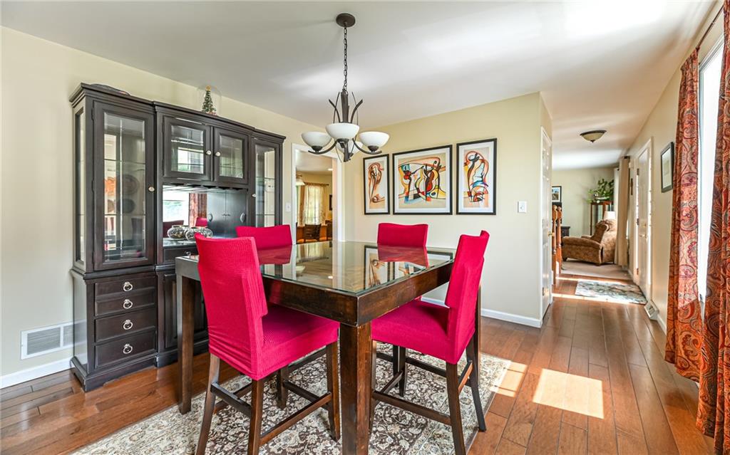 1454 Cliffview Road Ross Township, PA 15212 - Photo 3 of 22 Gallery Image 3