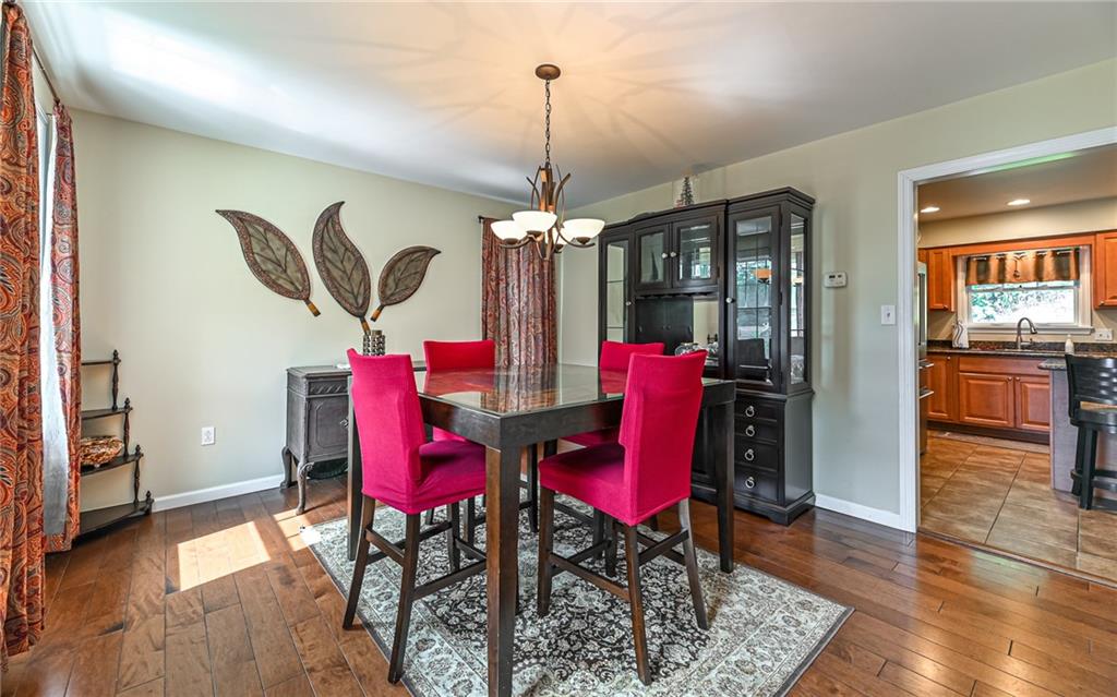 1454 Cliffview Road Ross Township, PA 15212 - Photo 5 of 22 Gallery Image 5