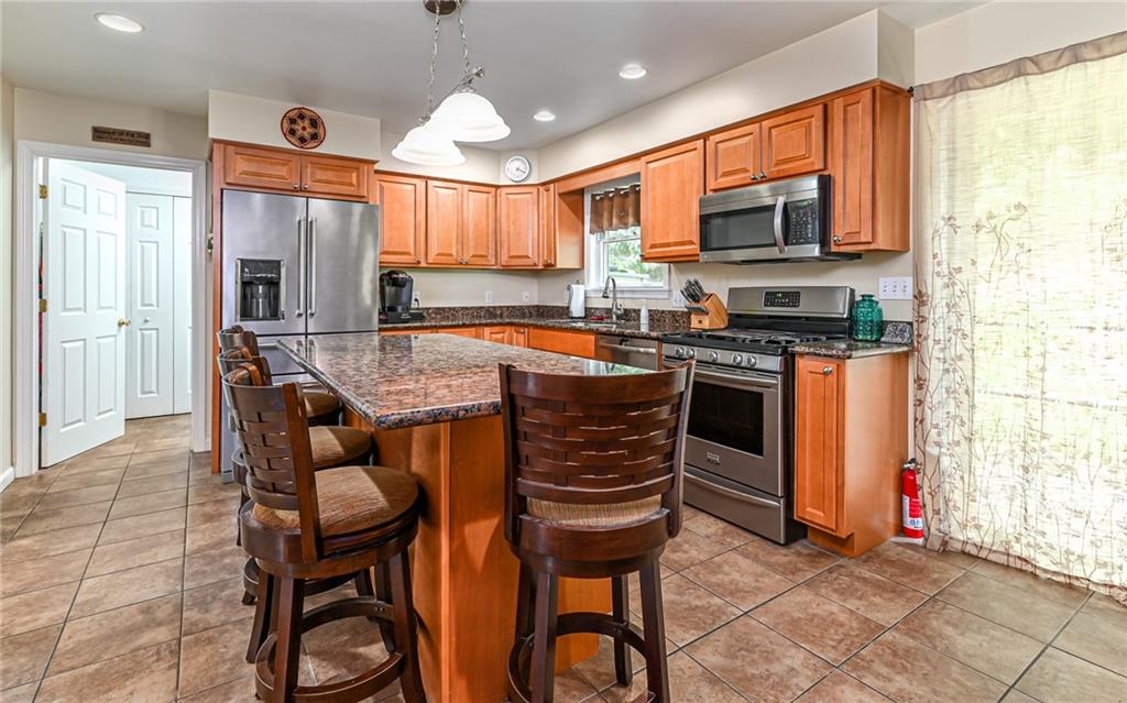 1454 Cliffview Road Ross Township, PA 15212 - Photo 6 of 22 Gallery Image 6