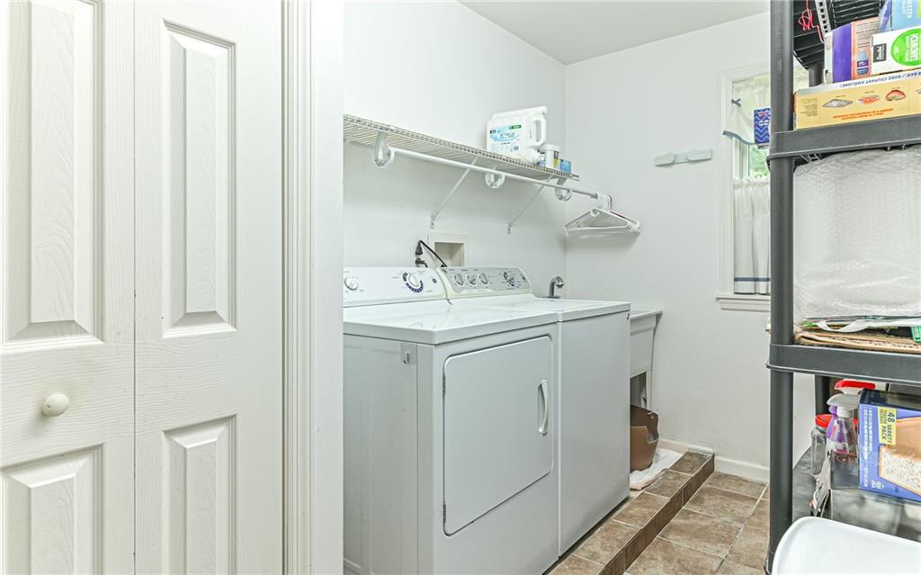 1454 Cliffview Road Ross Township, PA 15212 - Photo 10 of 22 Gallery Image 10