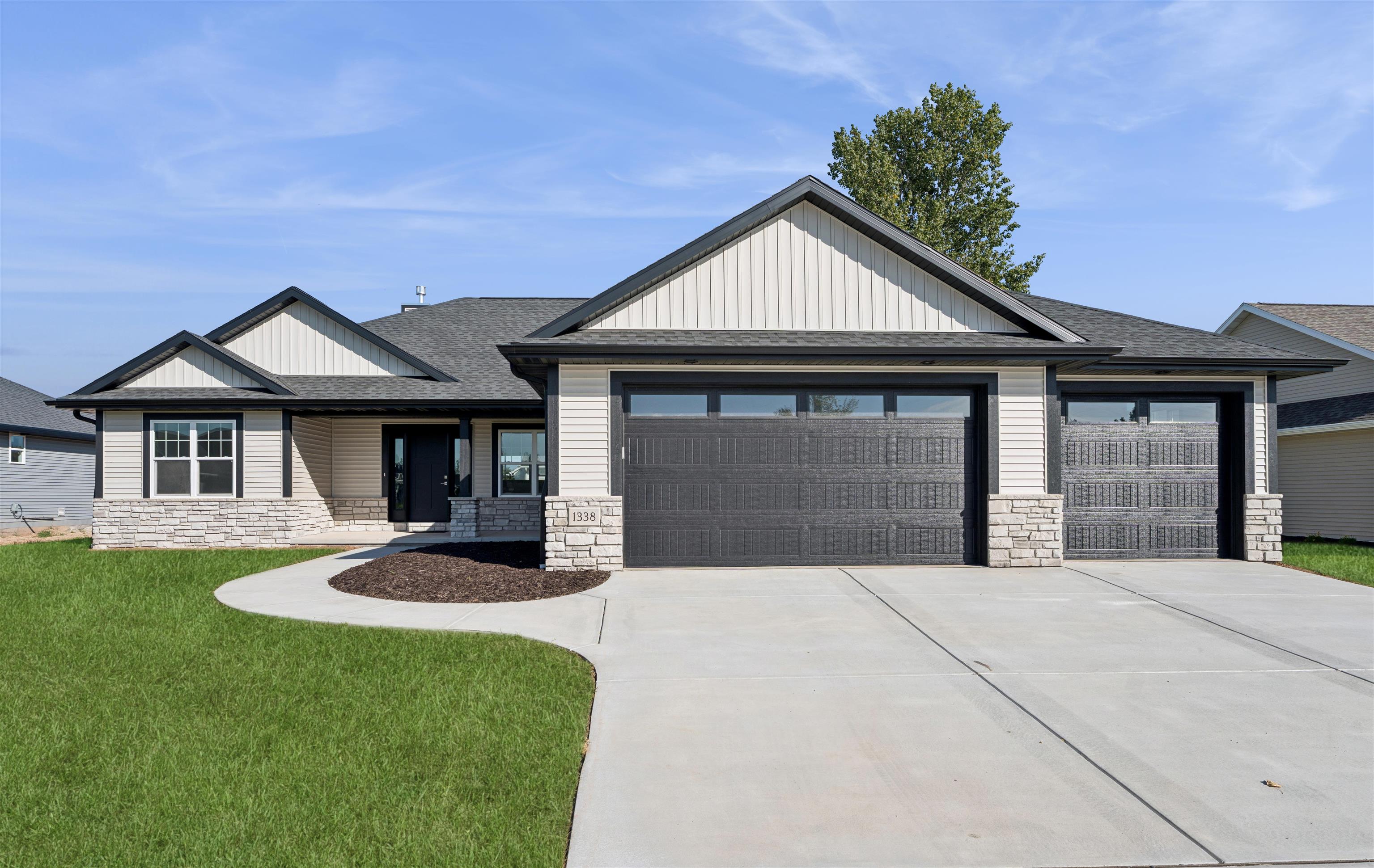 1338 Highland Ridge Drive De Pere, WI 54115 - Photo 1 of 35