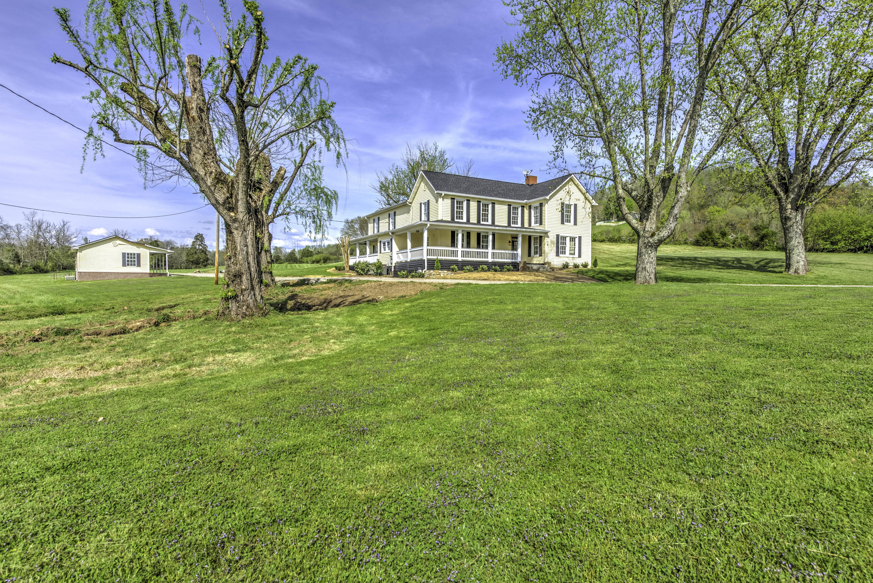 469 Brushy Valley Road Clinton, TN 37716 - Photo 3 of 40 3