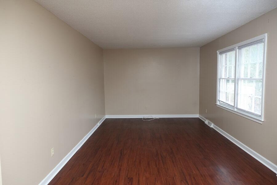 1126 Rosemead Road Mount Pleasant, SC 29464 - Photo 4 of 15 Living room