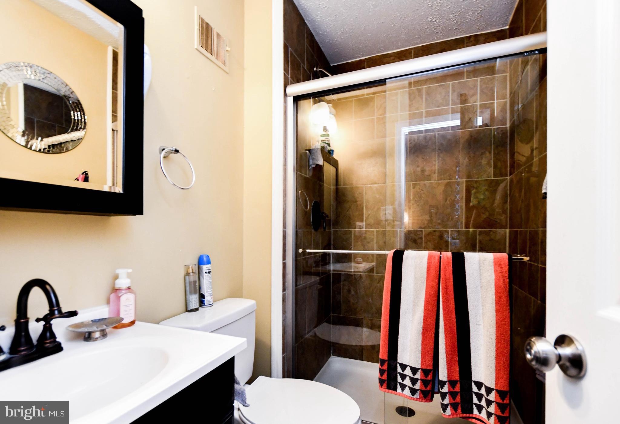 7513 Garrison Road Hyattsville, MD 20784 - Photo 32 of 39 Primary Bathroom