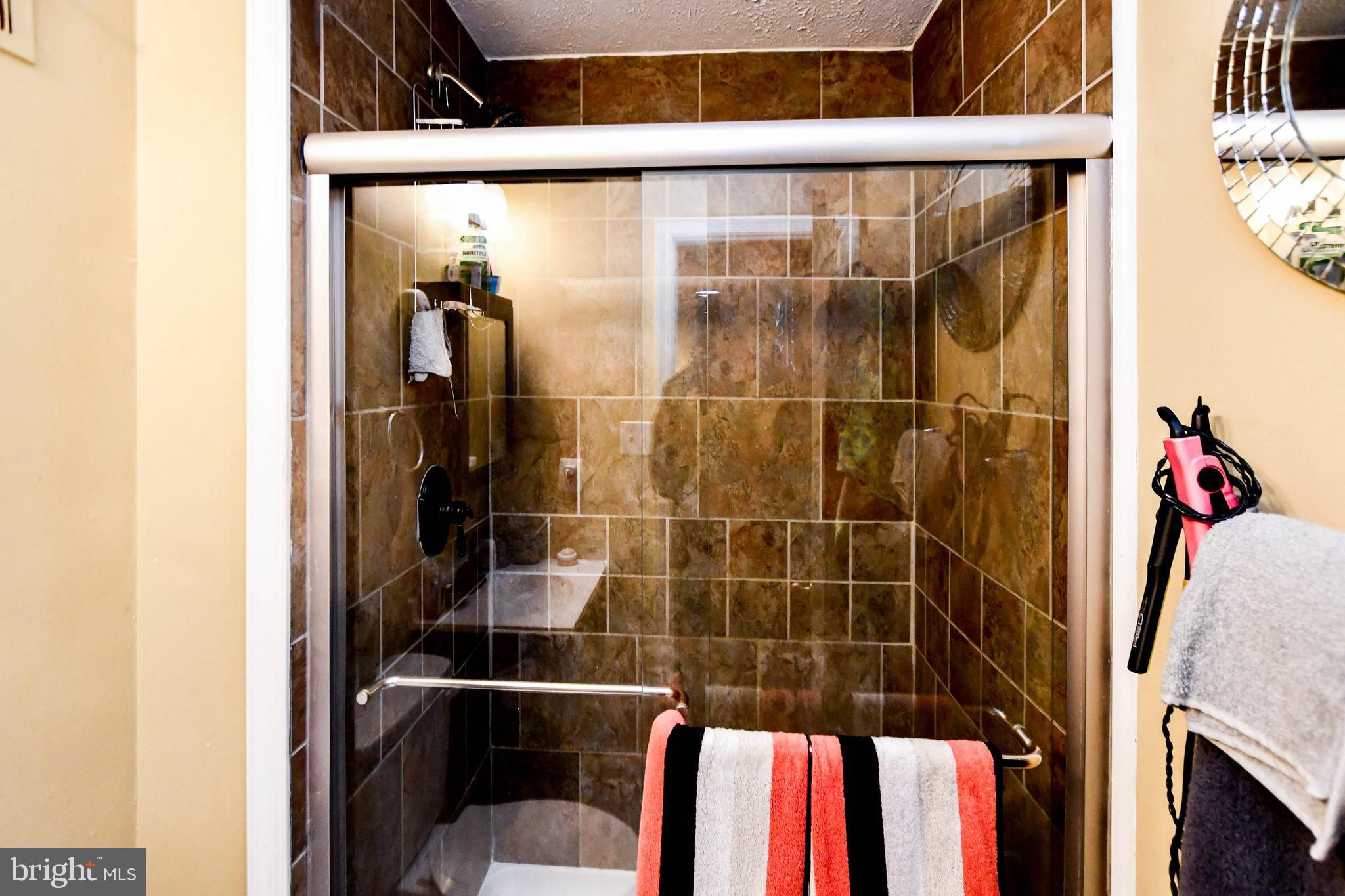 7513 Garrison Road Hyattsville, MD 20784 - Photo 33 of 39 Primary Bathroom