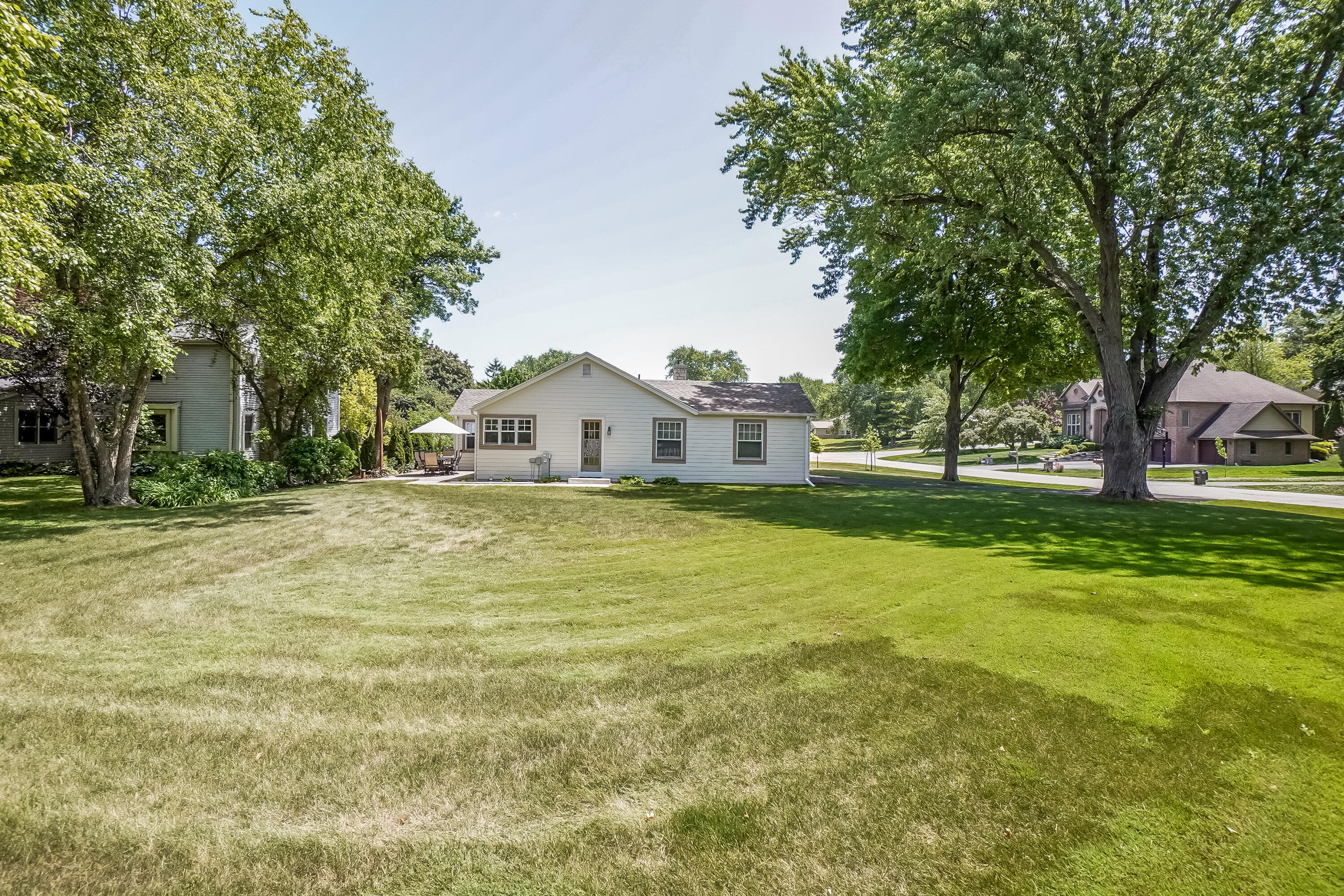 12800 Elmwood Road Elm Grove, WI 53122 - Photo 41 of 41 Side View