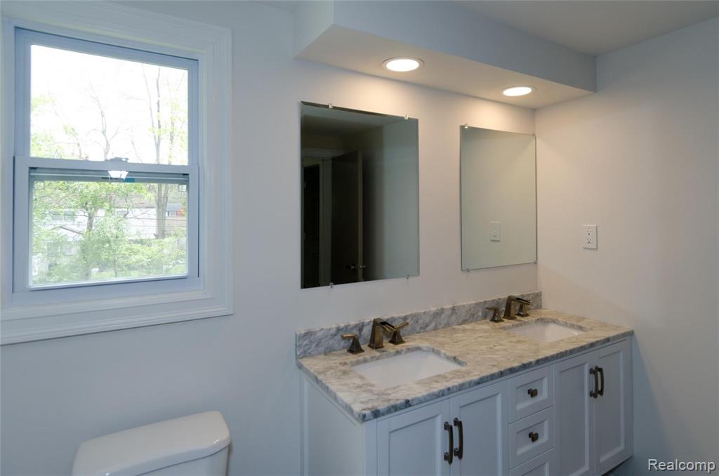 18151 Ramsgate Drive Lathrup Village, MI 48076 - Photo 40 of 47