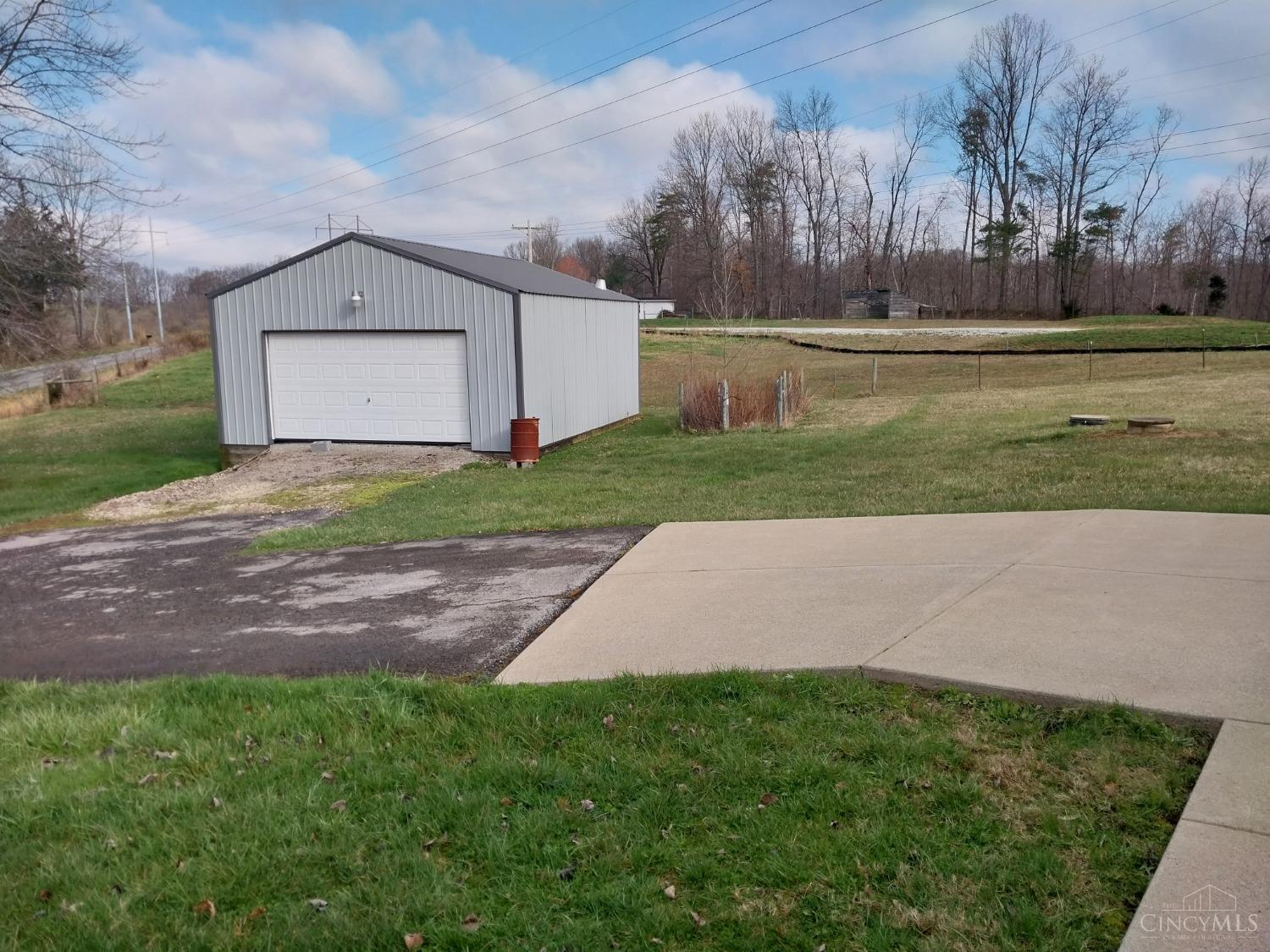 3236 Pleasant Road Hillsboro, OH 45133 - Photo 5 of 25 Gallery Image 5