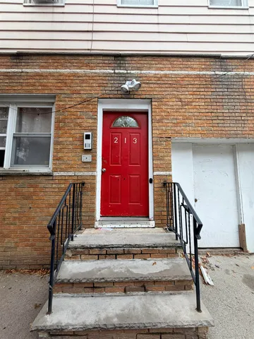 $1,595 | 213 Webster Avenue, Unit 3L, Jersey City, NJ 07307