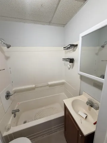 $1,595 | 213 Webster Avenue, Unit 3L, Jersey City, NJ 07307