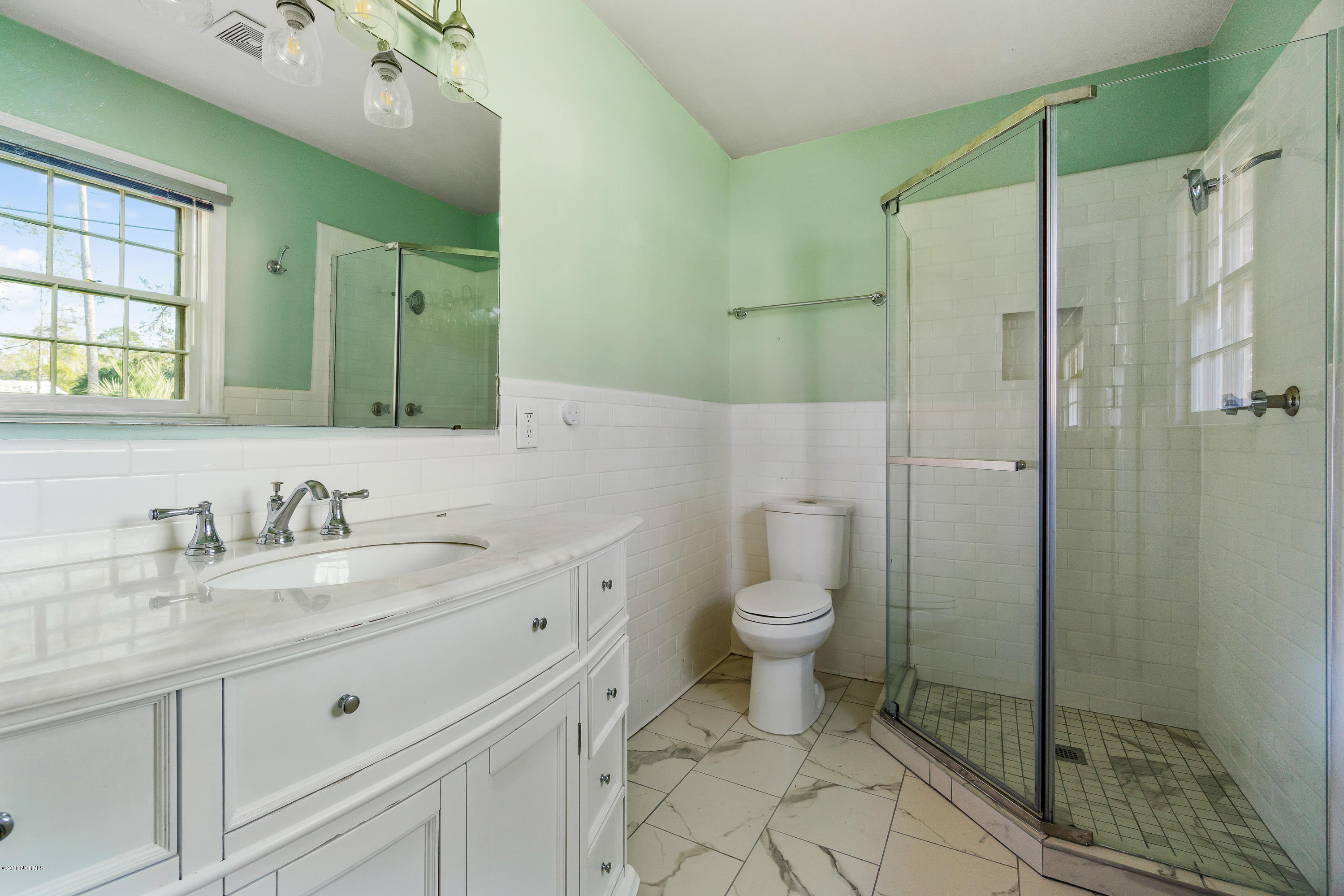 229 Windemere Road Wilmington, NC 28405 - Photo 17 of 23 Master Bathroom