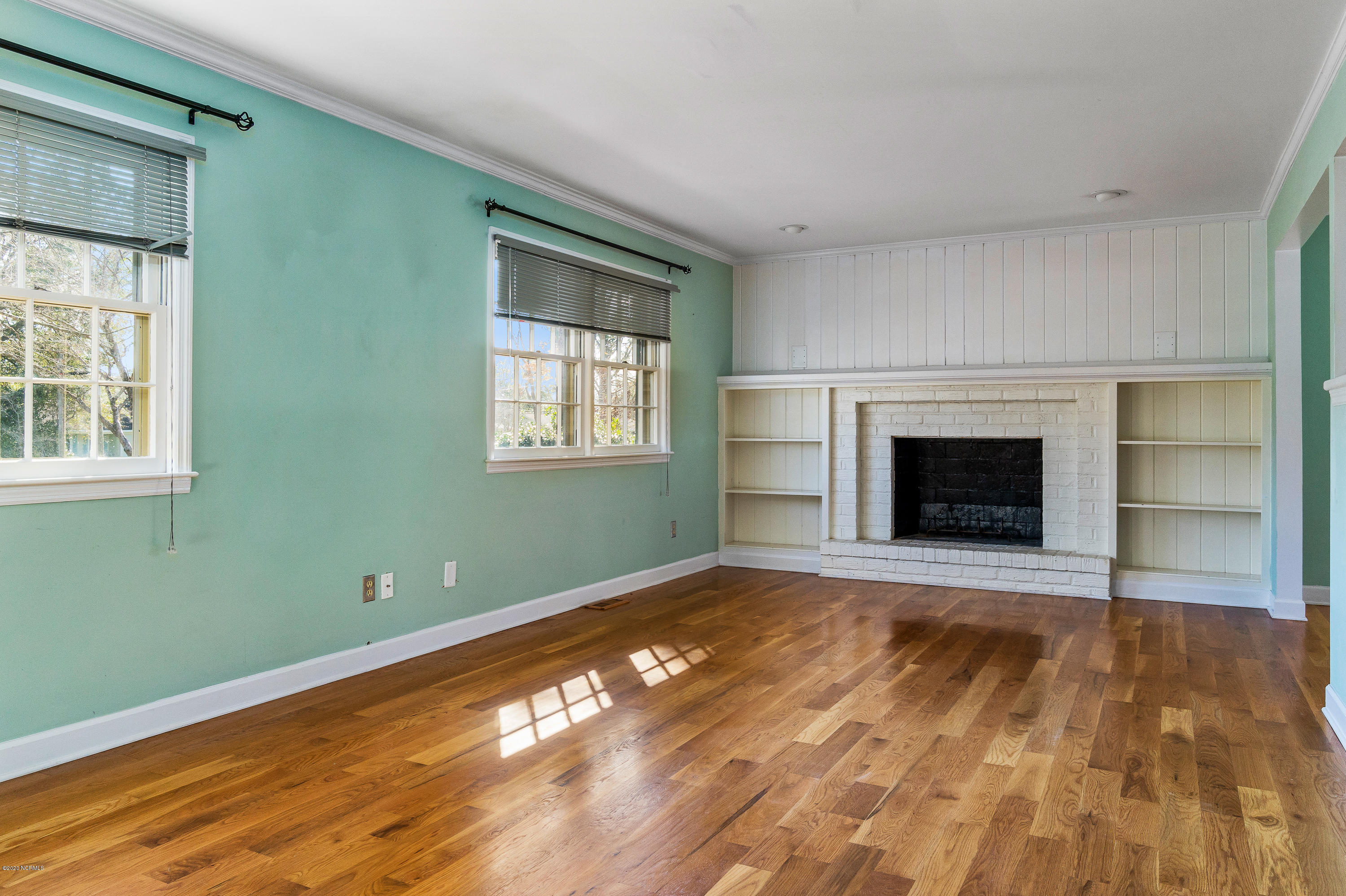 229 Windemere Road Wilmington, NC 28405 - Photo 5 of 23 Living Room
