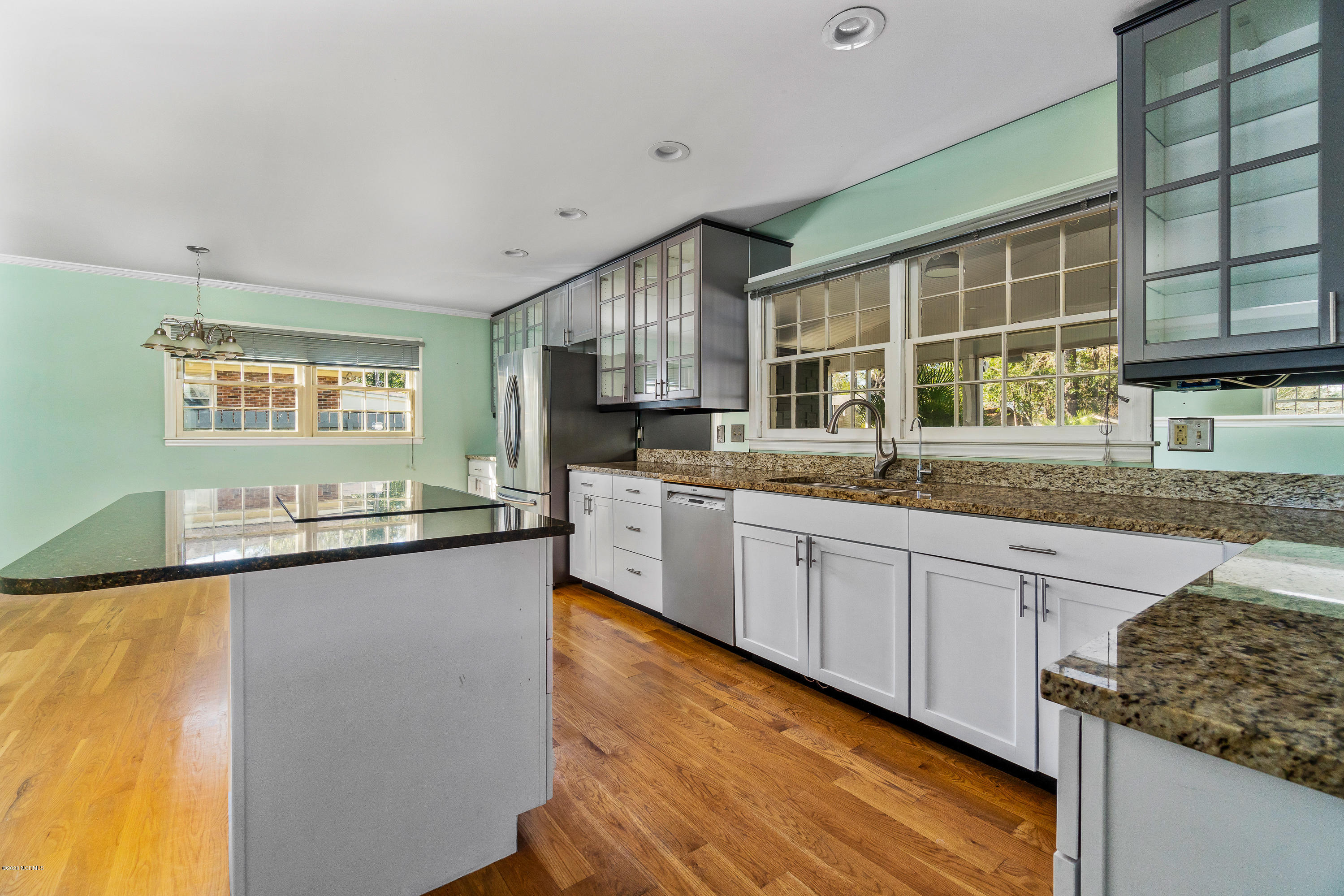 229 Windemere Road Wilmington, NC 28405 - Photo 9 of 23 Kitchen2